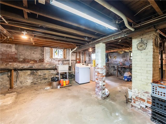 12 Manton Street, Warwick, RI 02818