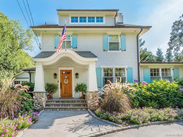 97 Lafayette Avenue, Sea Cliff, NY 11579