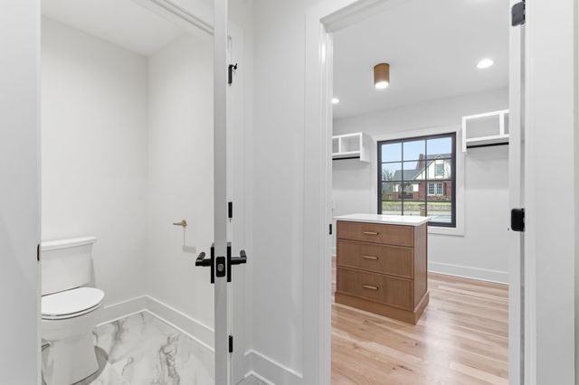 206 Cherokee Rd, Nashville, TN 37205