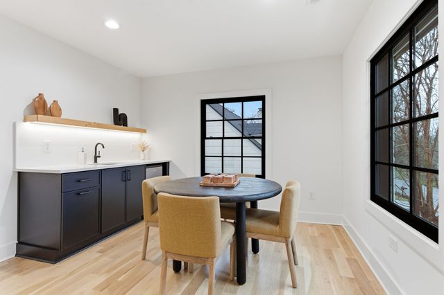 206 Cherokee Rd, Nashville, TN 37205