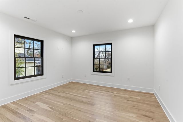 206 Cherokee Rd, Nashville, TN 37205