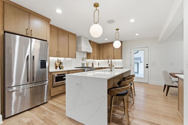 206 Cherokee Rd, Nashville, TN 37205