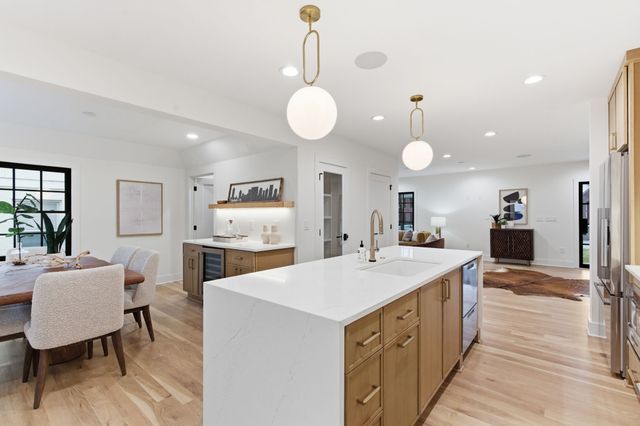 206 Cherokee Rd, Nashville, TN 37205