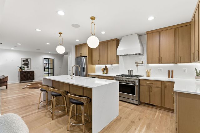 206 Cherokee Rd, Nashville, TN 37205