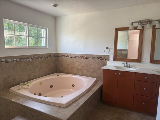 10937 SW 138th Pl 0, Miami, FL 33186