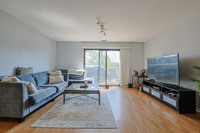 631 Derry Court 3C, Schaumburg, IL 60193
