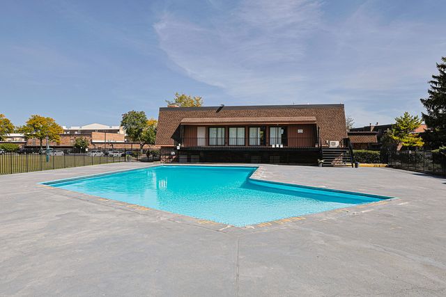 631 Derry Court 3C, Schaumburg, IL 60193