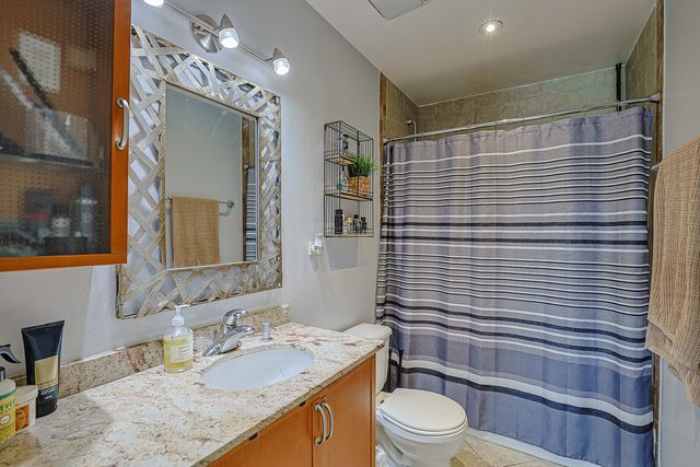 631 Derry Court 3C, Schaumburg, IL 60193