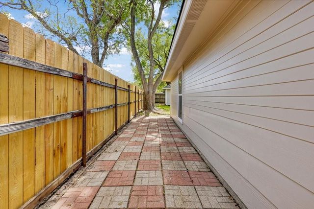 5156 Beaverhollow Drive, Houston, TX 77084