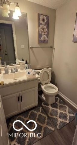 2512 Hideaway North Drive, Indianapolis, IN 46268