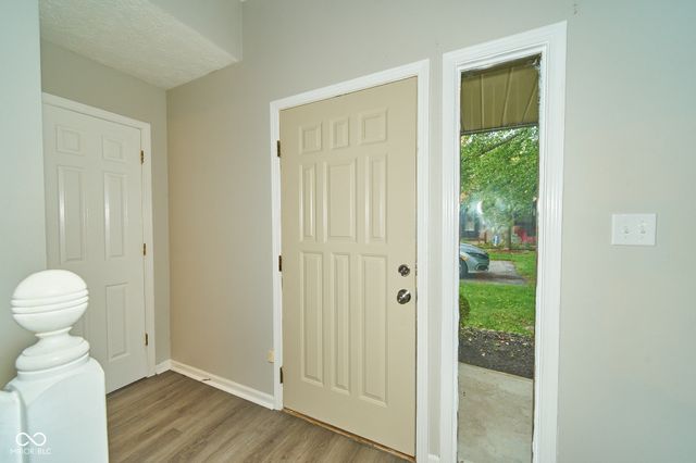 2512 Hideaway North Drive, Indianapolis, IN 46268