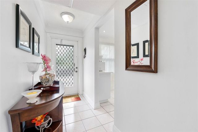 7807 Golf Circle Drive 211, Margate, FL 33063