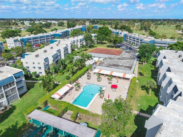 7807 Golf Circle Drive 211, Margate, FL 33063