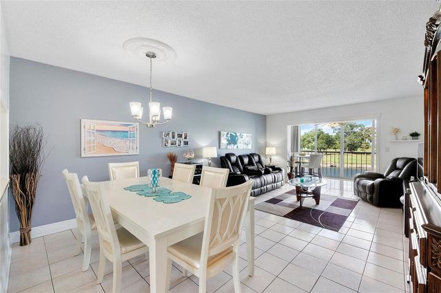 7807 Golf Circle Drive 211, Margate, FL 33063