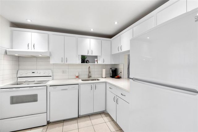 7807 Golf Circle Drive 211, Margate, FL 33063