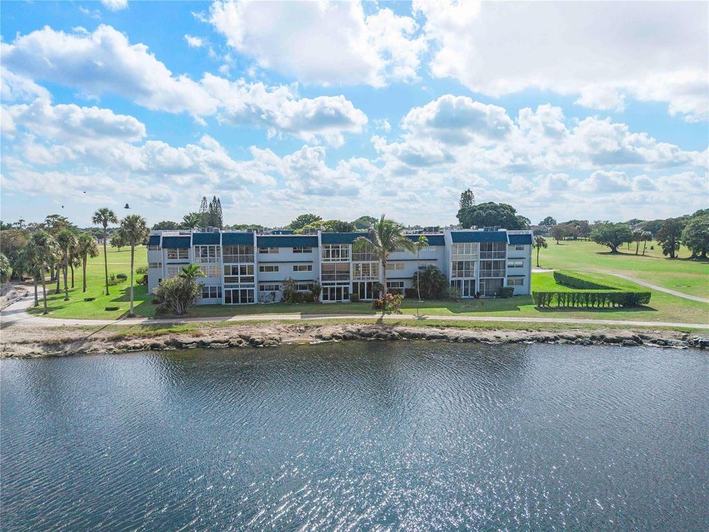 7807 Golf Circle Drive 211, Margate, FL 33063