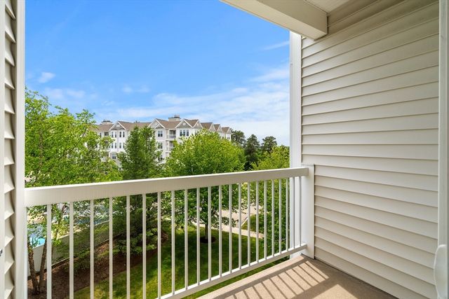 204 Clocktower Drive 311, Waltham, MA 02452
