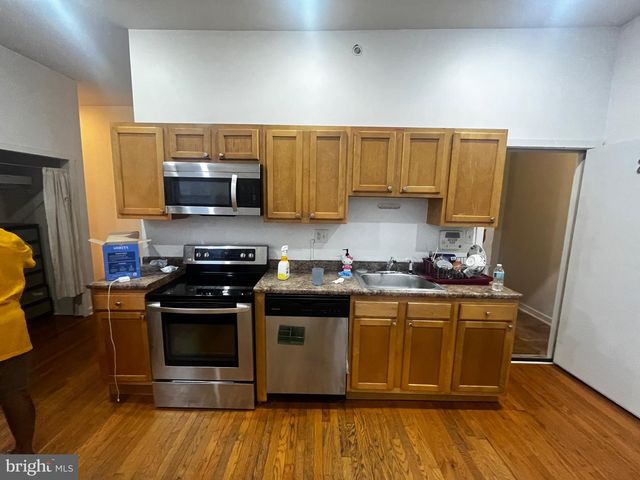 1739 W MONTGOMERY AVE, Philadelphia, PA 19121