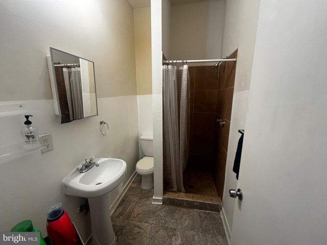 1739 W MONTGOMERY AVE, Philadelphia, PA 19121