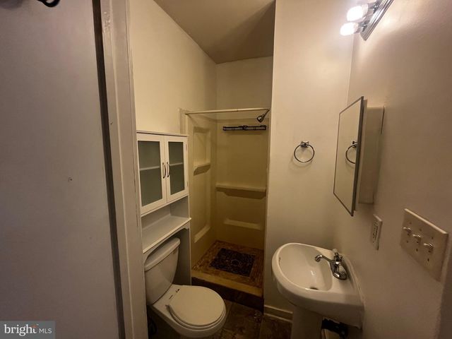 1739 W MONTGOMERY AVE, Philadelphia, PA 19121