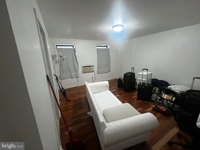 1739 W MONTGOMERY AVE, Philadelphia, PA 19121