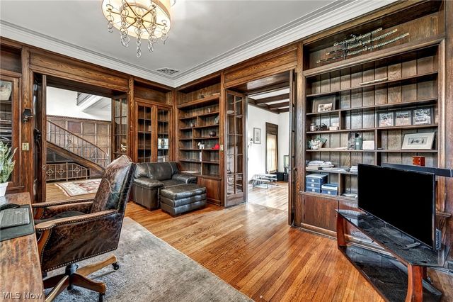 16310 S Woodland Road, Shaker Heights, OH 44120