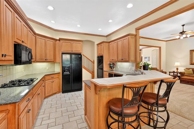 7400 Oakwood Creek Road, Edmond, OK 73034