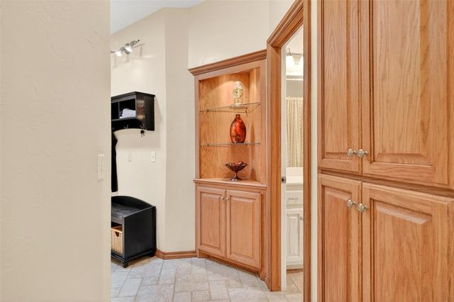 7400 Oakwood Creek Road, Edmond, OK 73034