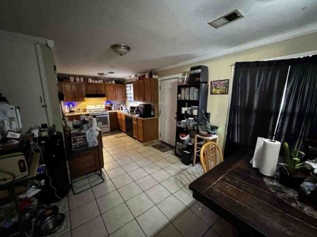 1100 Aaron, Leesville, LA 71446