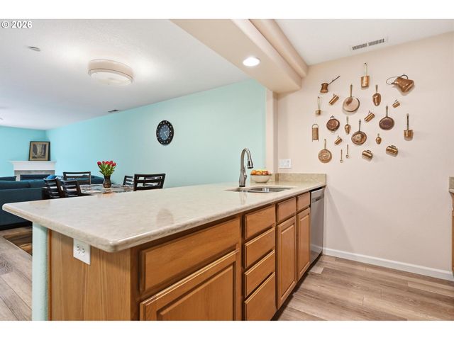 420 WALNUT Way, Silverton, OR 97381