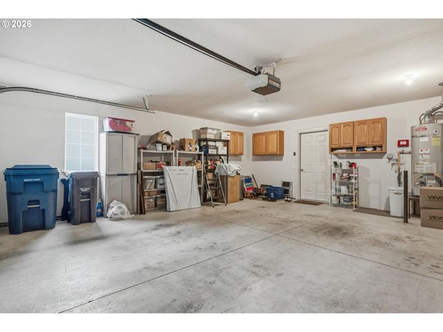 420 WALNUT Way, Silverton, OR 97381