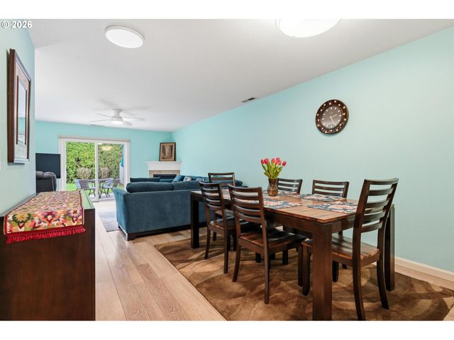 420 WALNUT Way, Silverton, OR 97381