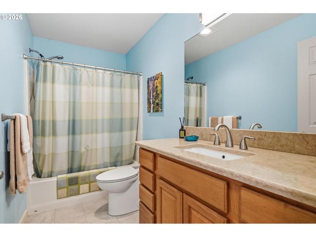 420 WALNUT Way, Silverton, OR 97381