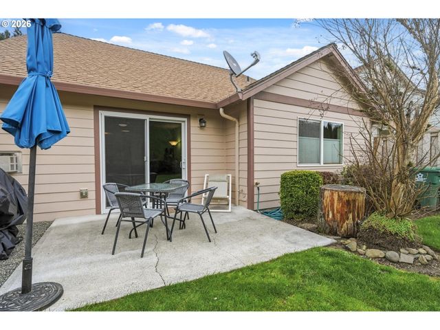 420 WALNUT Way, Silverton, OR 97381