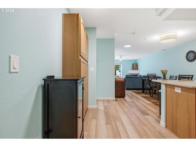 420 WALNUT Way, Silverton, OR 97381