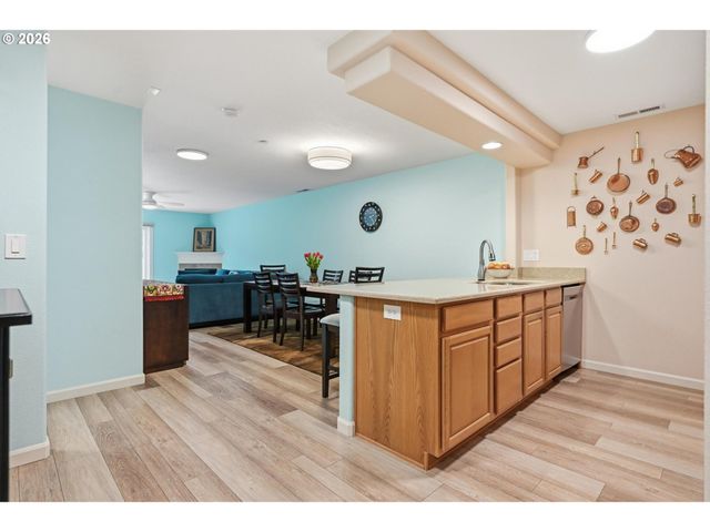 420 WALNUT Way, Silverton, OR 97381