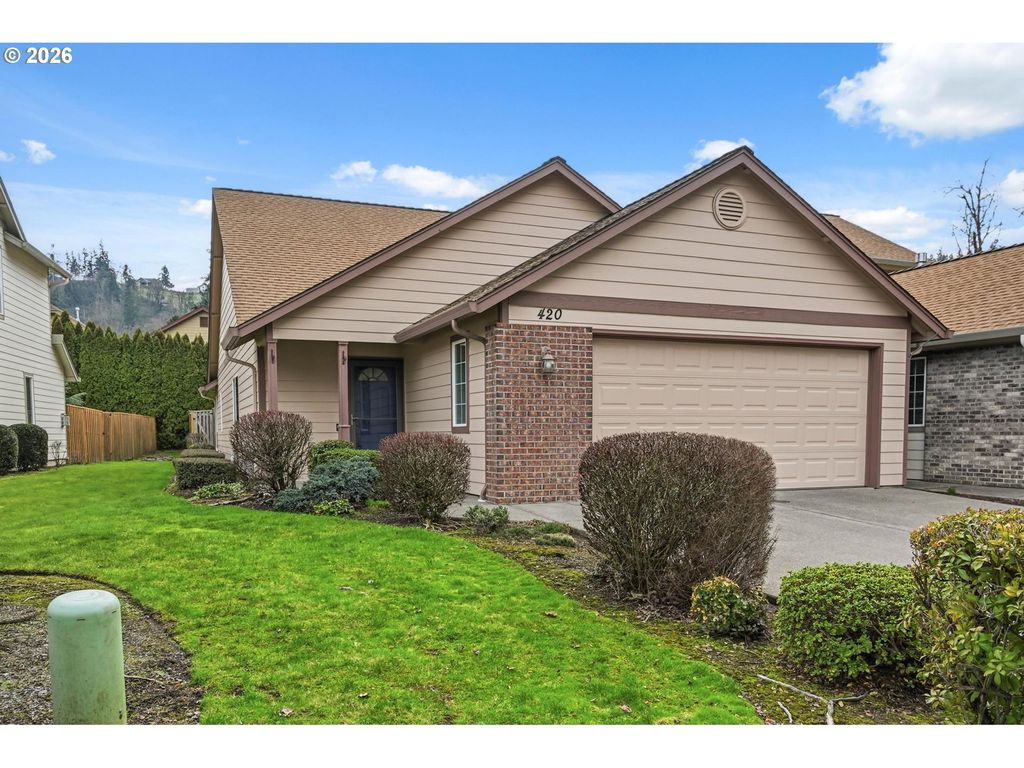 420 WALNUT Way, Silverton, OR 97381