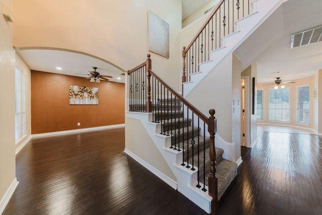 821 Quail Run Lane, Lancaster, TX 75146