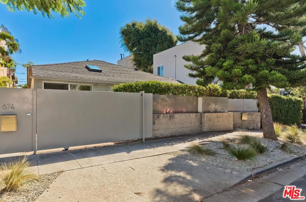 674 San Juan Avenue, Venice, CA 90291 — exterior