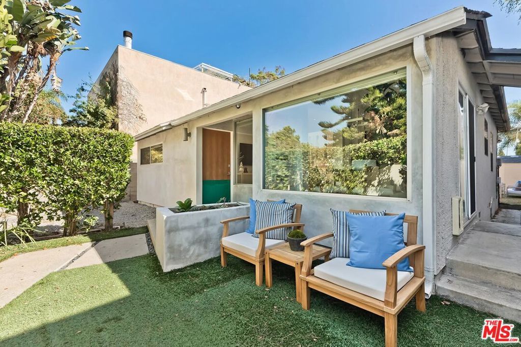 674 San Juan Avenue, Venice, CA 90291 — photo 2