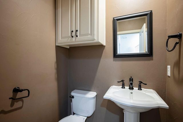 4144 Towne Green Circle, Addison, TX 75001