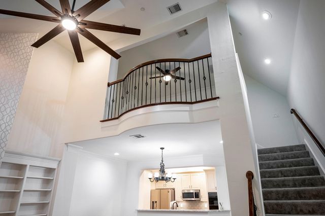 4144 Towne Green Circle, Addison, TX 75001