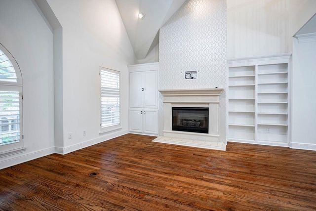 4144 Towne Green Circle, Addison, TX 75001
