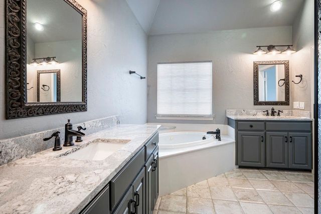 4144 Towne Green Circle, Addison, TX 75001