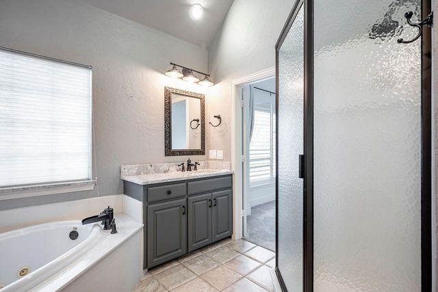 4144 Towne Green Circle, Addison, TX 75001