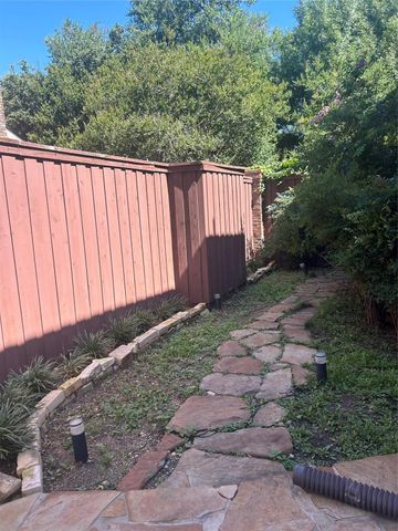4144 Towne Green Circle, Addison, TX 75001