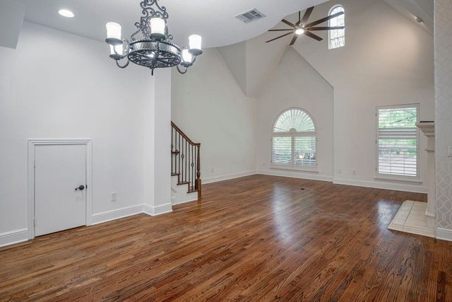 4144 Towne Green Circle, Addison, TX 75001