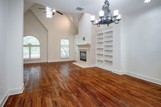 4144 Towne Green Circle, Addison, TX 75001