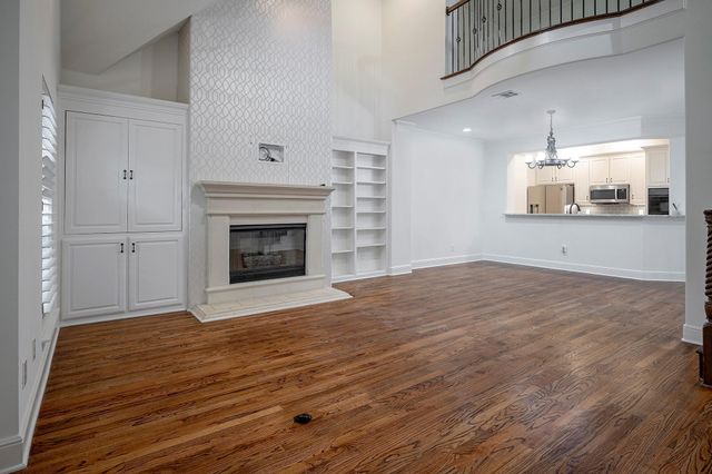 4144 Towne Green Circle, Addison, TX 75001