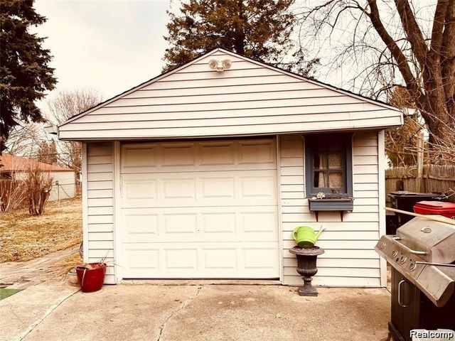 29288 Park Street 29288 Park Street, Sterling Heights, MI 48066